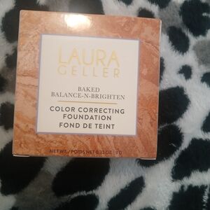 Laura Geller Baked Balance-N-Brighten Foundation